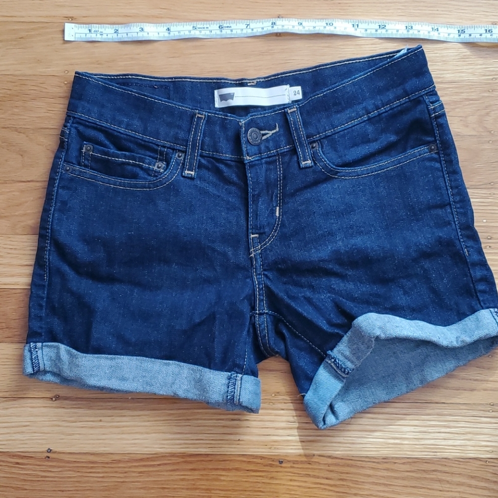 Levi's Jean shorts size 24